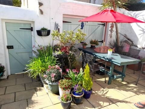 back private courtyard