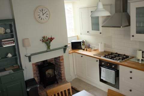 New Shaker style kitchen