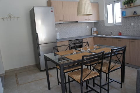 Fully equipped kitchen.