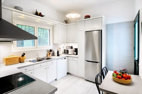 Upper floor, fully equipped kitchen