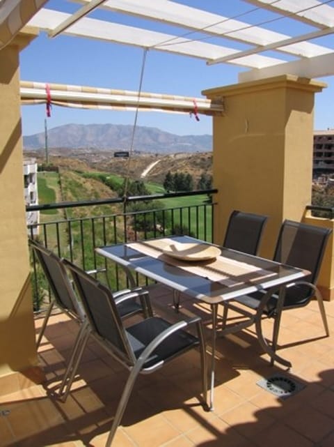 upper terrace dining area