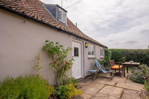 Welcome to Little Wells, North Creake