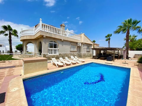 Villa & Pool 