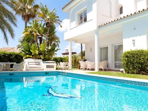 Fantastic family villa with private gardens and pool