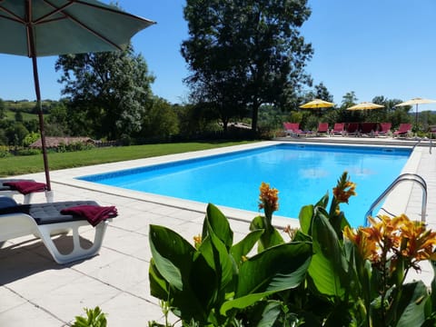 Heated pool 12 x 6m (40ft x 20ft) Exclusive private use for your group only.