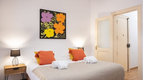 This bedroom has a comfortable queen-size bed and is full of natural light for you to wake-up feeling refreshed #bright #comfort #portugal #pt #lisbon