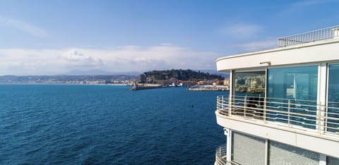 From most rooms, there is a jaw-dropping view of Port Lympia and Baie des Anges