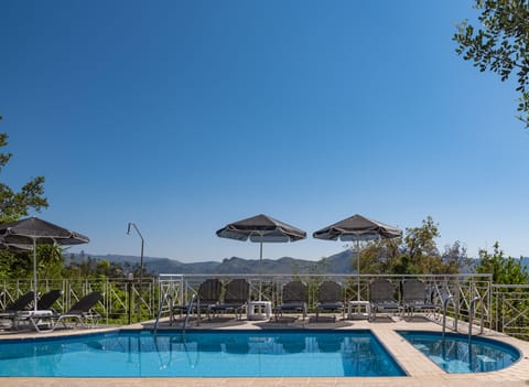 Stimulating pool surroundings.