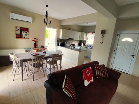 Lounge-Dining-Kitchen