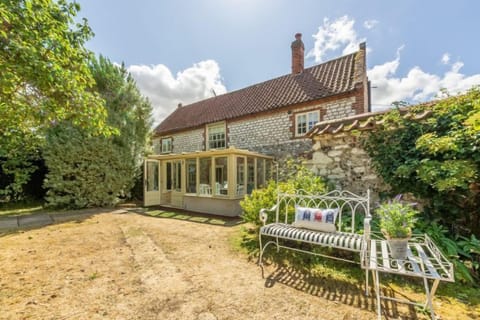 Chestnut Cottage, Thornham: A three bedroom Grade II listed property