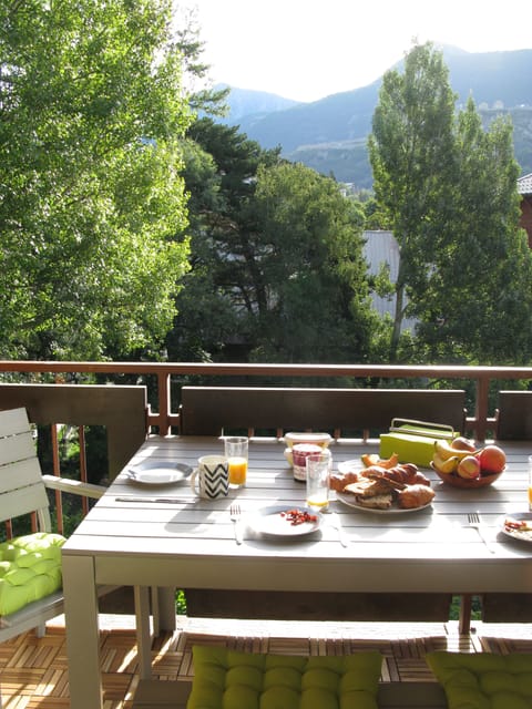 Balcony with mountain views