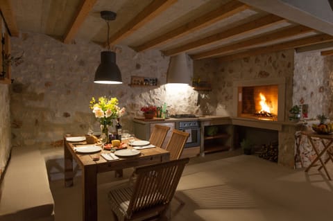 Summer north kitchen & Night atmosphere