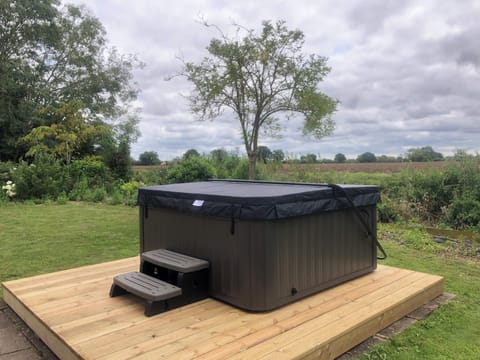 New (Aug '23) Jacuzzi hot tub with field views