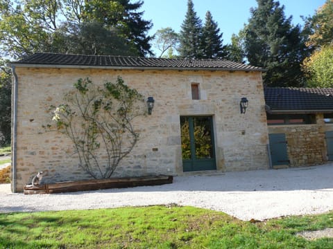 Cottage from the front