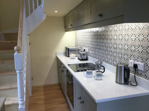 New fitted kitchen with dishwasher