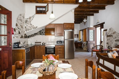 Prerare your meal watching the ocean!