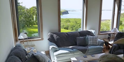 Sitting Room with a beautiful Sea and Island View