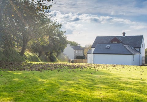 Large enclosed rear garden