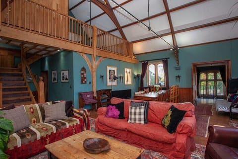 Living Room / Lounge