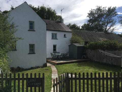 Pathway to front door