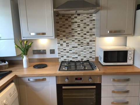 Kitchen in Honeysuckle