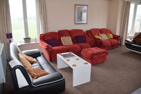 Large lounge 