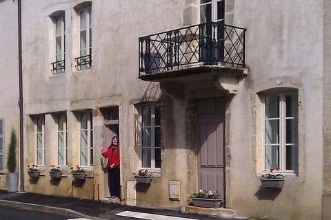 Your doorway to the village of Pommard...