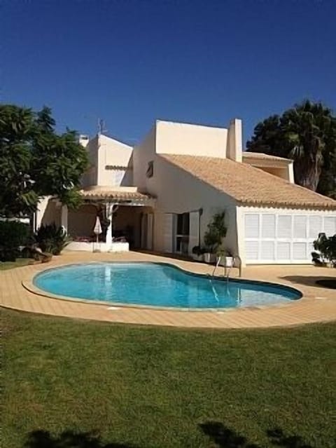 Pool and terrases