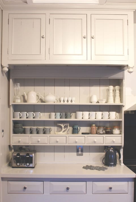 The well equipped kitchen has every thing you could need!