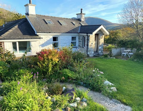 Garden with Mountain View’s of Snowdonia National Park 