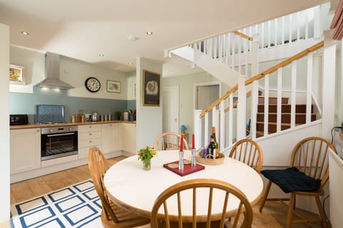 Kitchen/dining room Vorlich Cottage 