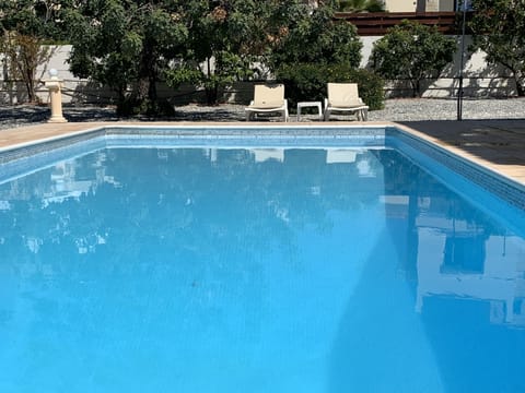 very large 10m by 5m pool