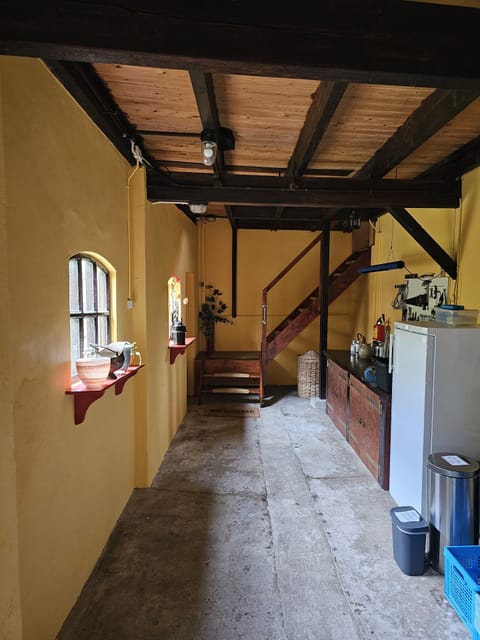 stairs to your attic (16 steps) and parking for your bikes (near sockets)