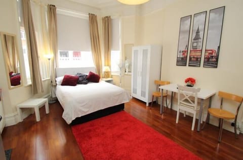 Main Room double bed