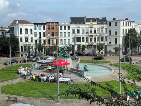 view out of the living room 