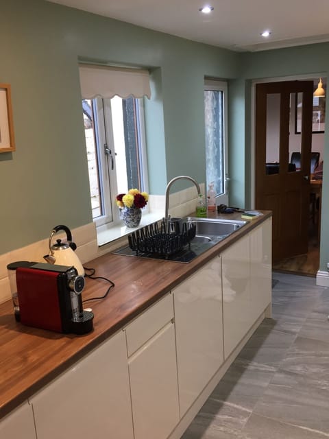 Bright, airy kitchen, even a view of the Old Man to check the weather