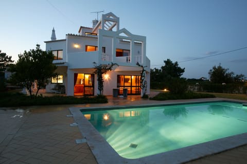 south facing villa with large pool and terras and walled garden