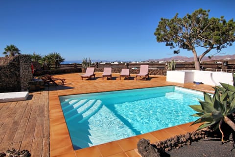 Amazing views down to the sea and the island of Fueternentura