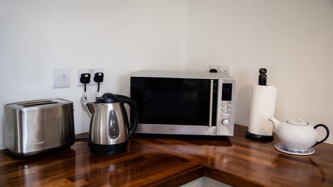 Well equipped kitchen with thoughtful extras