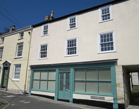 Front of the Old Shop apartment