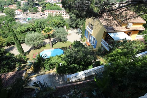 Looking down on Maison Cambo from the top entrance