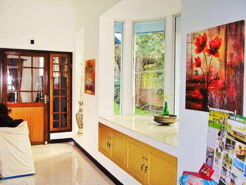 Foyer to the Beach Apartment