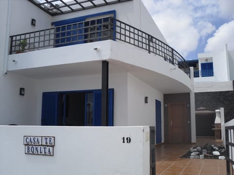 front Casa Te Bonita