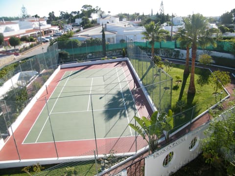 Campo de Ténis não profissional / non- professional tennis court