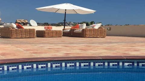 Fabulous rooftop terrace, private swimming pool, comfortable seating