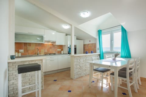 Second floor dinning room