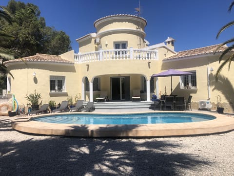 Modern Family-Friendly Villa on level plot