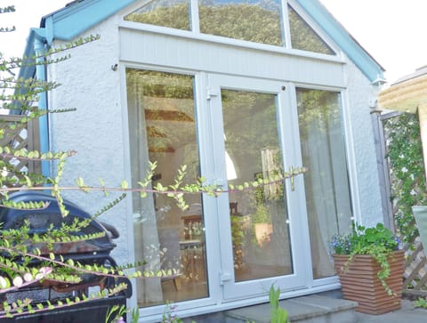 Welcome to the Boathouse. Come in and take a look around....