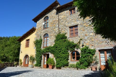 Charming villa sleeps up to 12 in 6 ensuite bedrooms