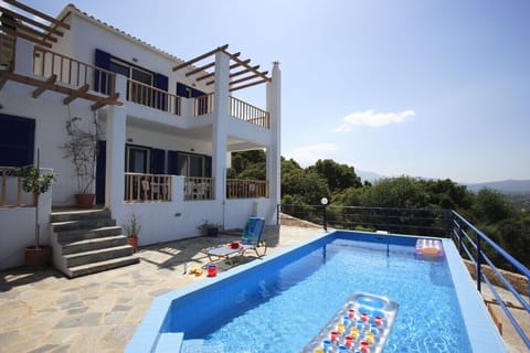 Villa Julanda's private swimming pool